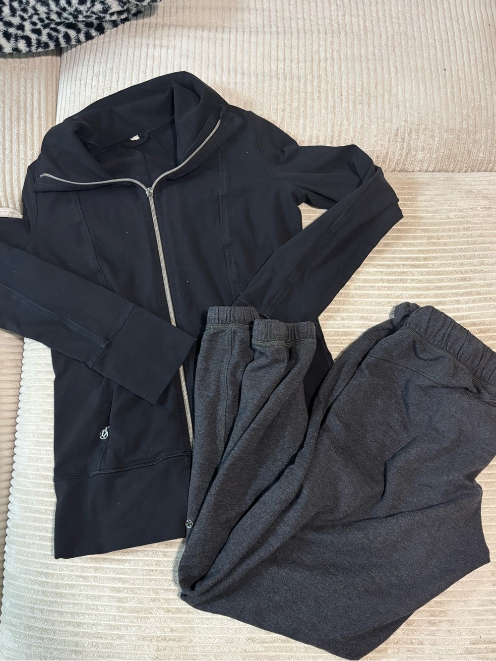 Bundle of LULULEMON Jacket and Joggers Size 6